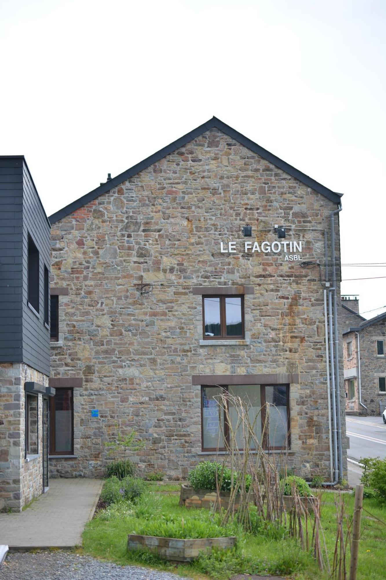 Le Fagotin - Youth Hostel Стумон Екстер'єр фото